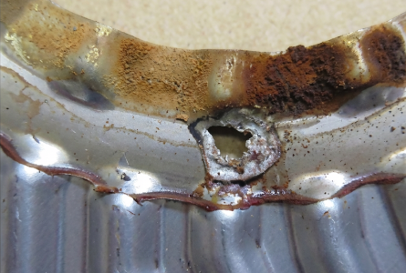 Crevice_corrosion_of_stainless_steel